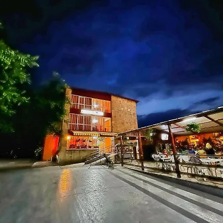 Хостел Fagaras Эфорие Норд